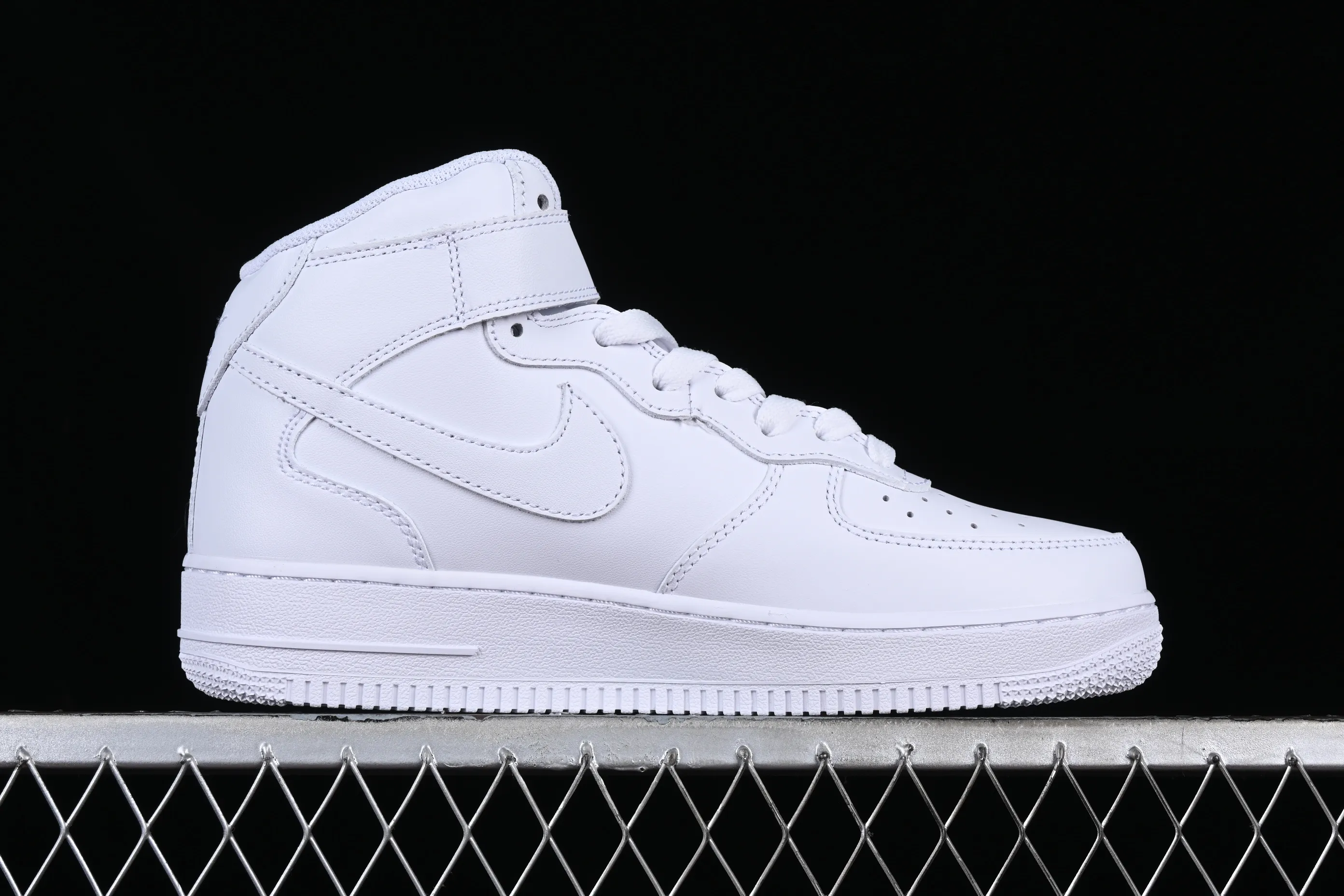 All categories Nk Air Force 1 Air Force series Nk Air Force 1 Mid Air Force mid-top Nk Air Force 1 Mid '07 Air Force 1 first-layer mid-top all-white casual sneakers 315123-111